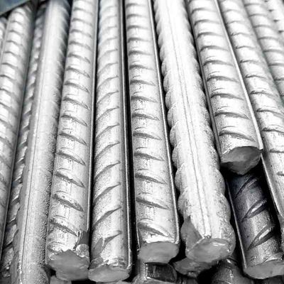 HRB400 6mm 8mm 10mm 12mm 16mm 20mm Rebar in barretta di acciaio deformata con tolleranza ± 1% e decollaggio del servizio di lavorazione