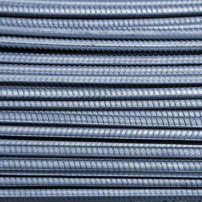 HRB335 Armatura di acciaio deformato a medio-alto tenore di carbonio per la costruzione di ponti e la costruzione di applicazioni principali