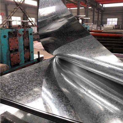 0.6m-3m Larghezza della pelle Passaggio di lamiera di acciaio galvanizzato Spangle regolare SGCC Dx51d Z40-275g 0,13-2mm Gi/Gl Acciaio rivestito Larghezza 0,6m-3m