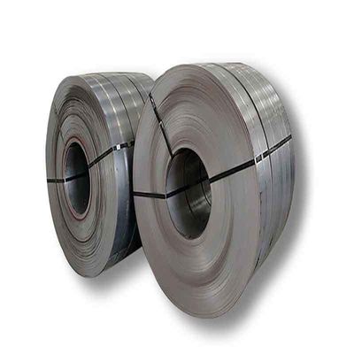 SS400 Q235 Q345 Q195 Superficie di bobina di acciaio al carbonio laminata a caldo Nera Lunghezza 1-12m