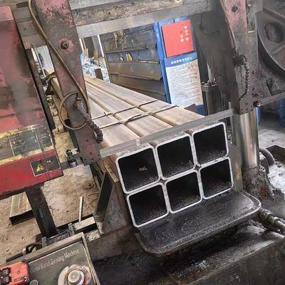 API certificato Q235 tubo quadrato di carbonio tubo di acciaio vuoto rettangolare 25x50 50x50 mm per la fatturazione in base al peso teorico