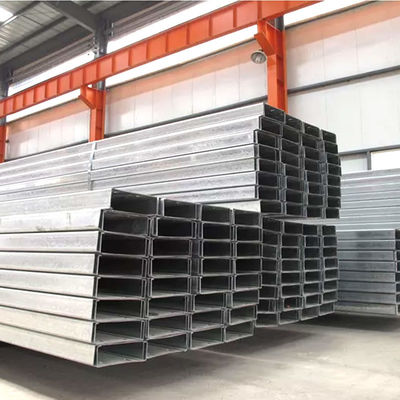 Q235/Q345/SS400/ST37-2/ST52/Q420/Q460/S235JR/S275JR/S355JR Acciaio galvanizzato Unistrut C Strut Channel con opzioni di lunghezza