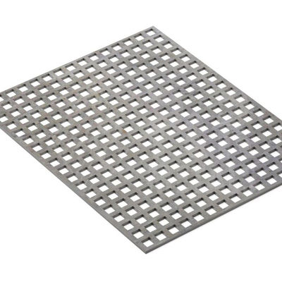 Acciaio inossidabile 304 409L lamiera perforata in 0,6 mm 0,8 mm spessore 2 mm per applicazioni industriali di lunghezza personalizzata