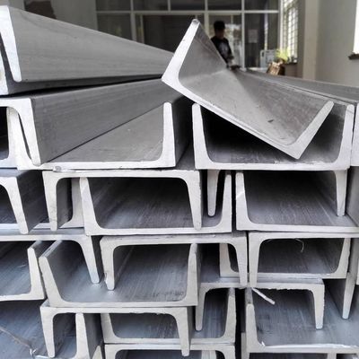 Produttori di lamiere di acciaio inossidabile perforate perforate ad alta resistenza per costruzioni di edifici lunghezza 1-12m