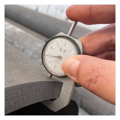 Tubo senza saldature in acciaio al carbonio di dimensioni standard da 34 mm, di grado ASTM A106 b, con certificato di prova sul mulino e materiale in lega
