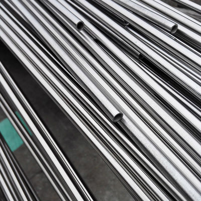 304 Tubo rotondo in acciaio inossidabile senza soluzione di continuità 22.8 di SeamlessTube s304 Tubo senza soluzione di continuità tagliato con sezione rotonda e lunghezza 6.4M