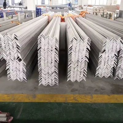 80x80x6 2b Superficie in acciaio inossidabile Profilo in forma di L Tavola di taglio e punzonatura a parità di angolo Tolleranza della barra ± 1%