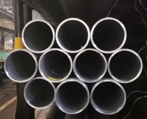 Tubo senza cuciture laminato a caldo per tubi in lega ad alta pressione Tubo 13crmo44 Forno di trattamento termico ms 114mm Tubo d'acqua in acciaio al carbonio